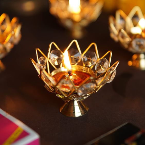 Copperika Golden Brass Crystal Lotus Kamal Shape Round Akhand Diya | Size L / W 3 Inc & H - 2.1 Inc Jyoti Oil Lamp for Home Puja Pooja Temple Mandir Diwali Decoration Items